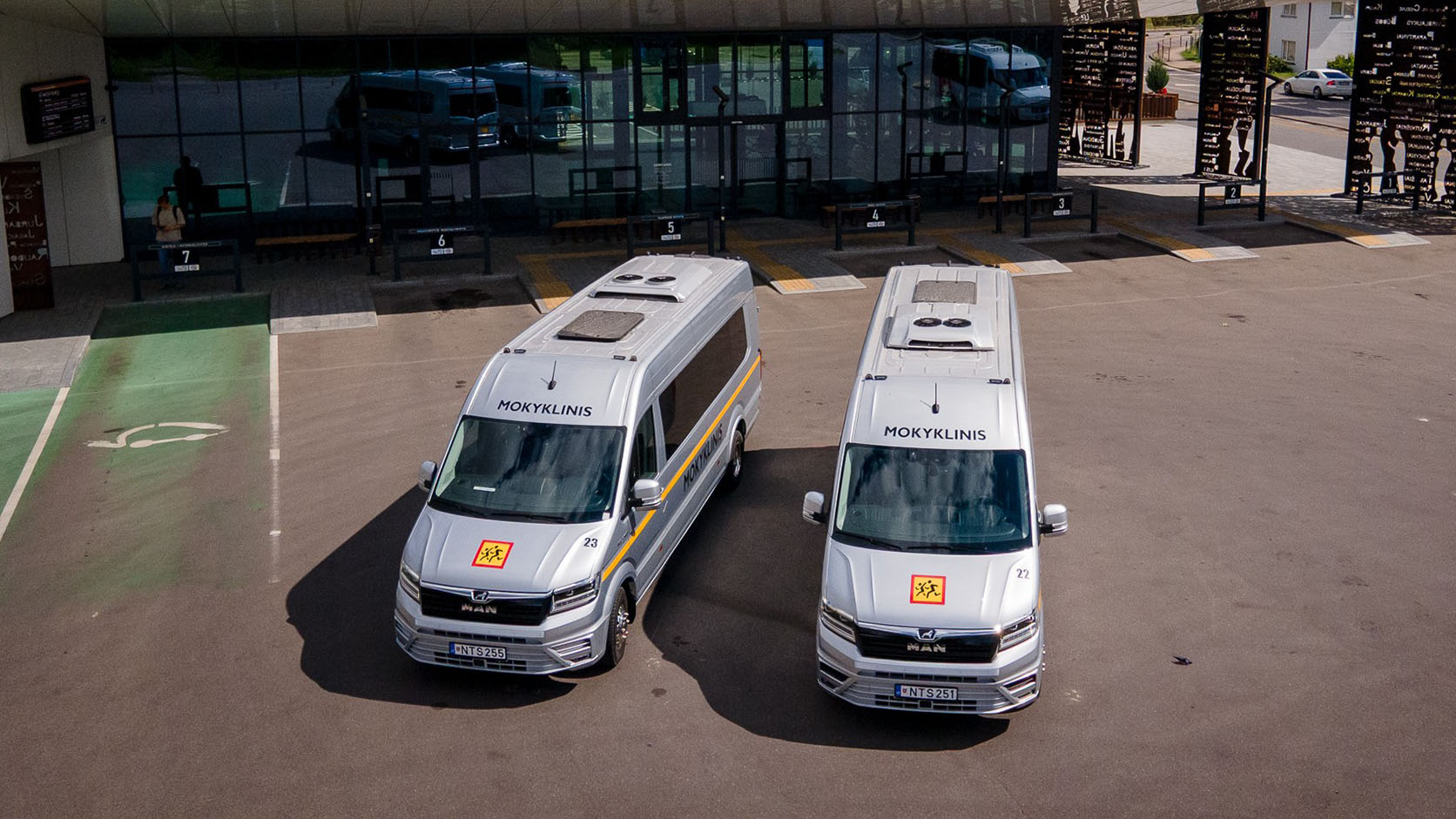 Jurbarko autobusų parkas įsigijo du naujus autobusus !